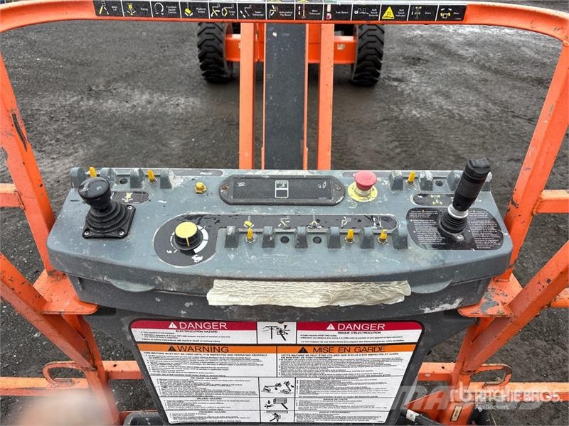 JLG 660SJ 4WD Diesel Telescopic Boom Lift Telescopic boom lifts