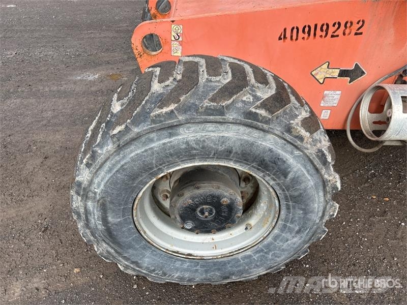 JLG 660SJ 4WD Dual Fuel Telescopic Boom Lift Podnośniki teleskopowe