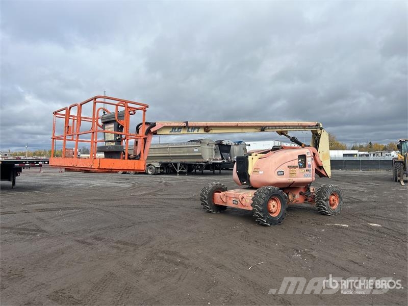 JLG 660SJ 4WD Dual Fuel Telescopic Boom Lift (Inoperab Telescopic boom lifts