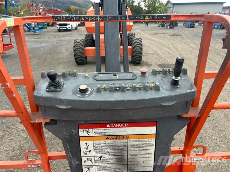 JLG 660SJ 4WD Dual Fuel Telescopic Boom Lift Teleskopiskie pacēlāji