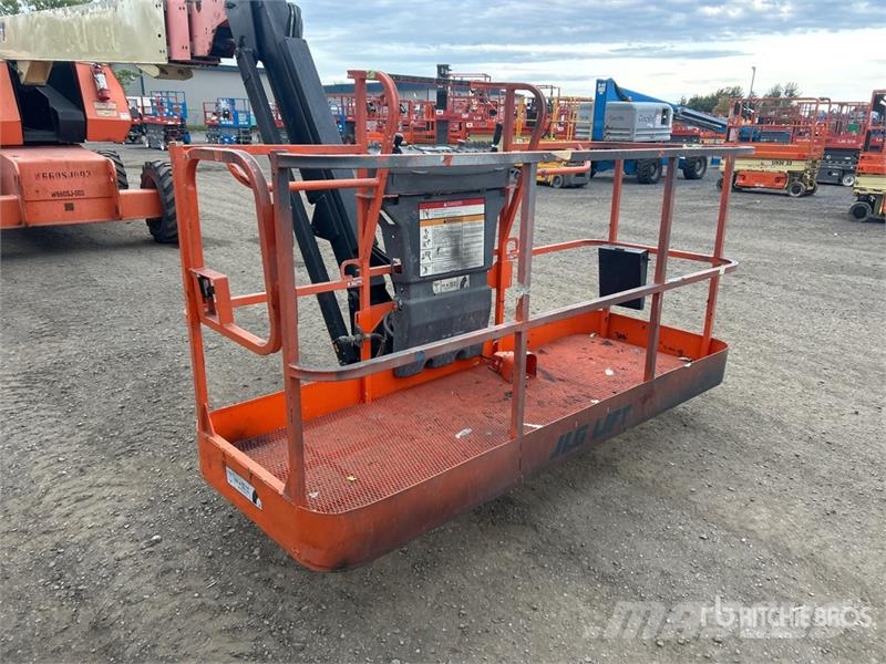 JLG 660SJ 4WD Dual Fuel Telescopic Boom Lift Teleskopiskie pacēlāji