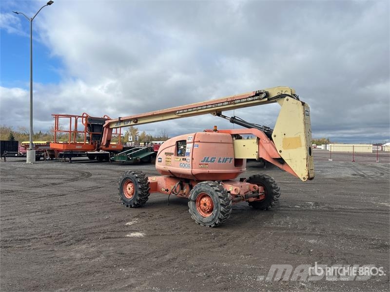 JLG 660SJ 4WD Dual Fuel Telescopic Boom Lift (Inoperab Telescopic boom lifts