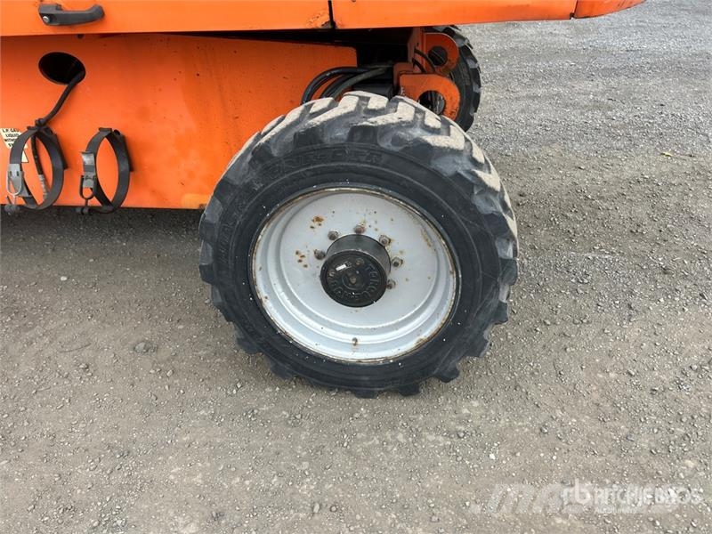 JLG 660SJ 4WD Dual Fuel Telescopic Boom Lift Teleskopiskie pacēlāji