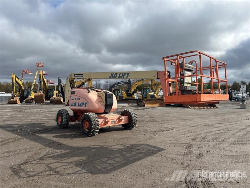 JLG 660SJ 4WD Dual Fuel Telescopic Boom Lift (Inoperab Telescopic boom lifts