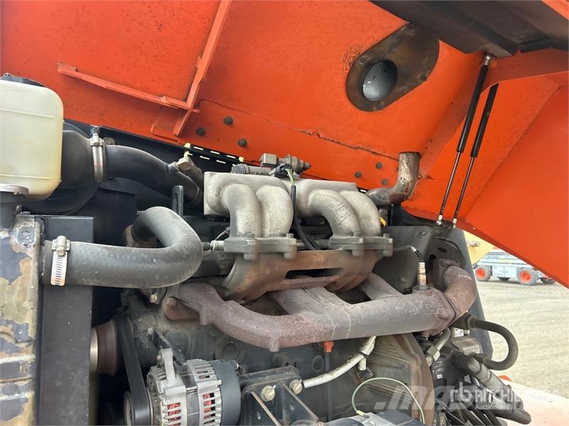 JLG 660SJ 4WD Dual Fuel Telescopic Boom Lift Teleskopiskie pacēlāji
