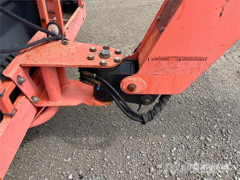 JLG 800A 4WD Diesel Articulating Boom Lift Колінчаті підйомники
