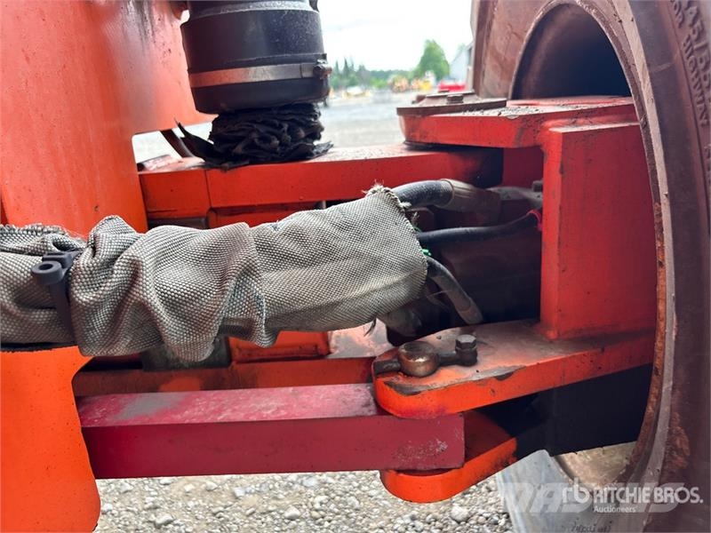 JLG 800A 4WD Diesel Articulating Boom Lift Колінчаті підйомники