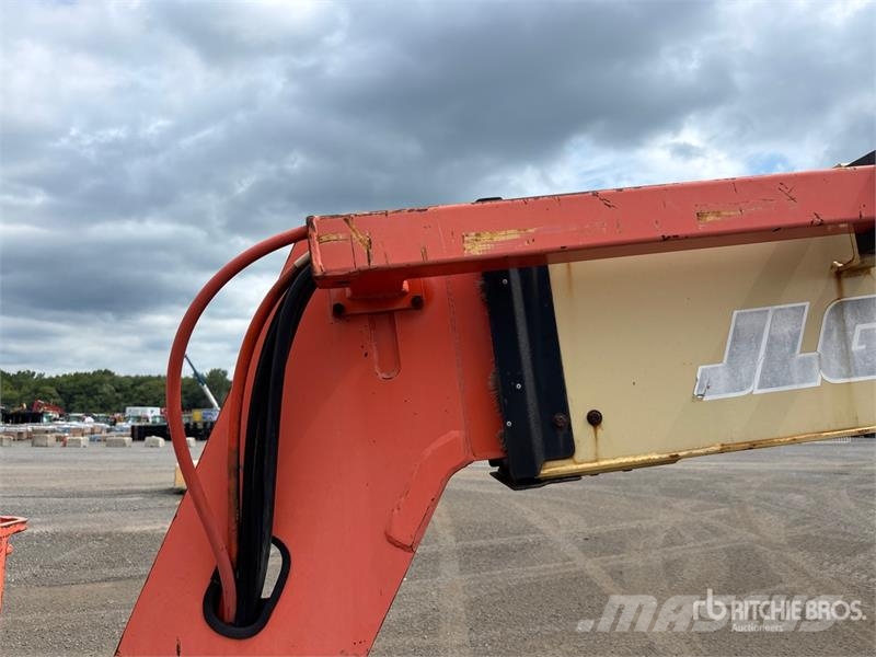 JLG 800A 4WD Diesel Articulating Boom Lift Колінчаті підйомники