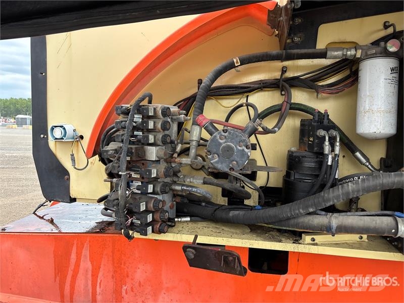 JLG 800A 4WD Diesel Articulating Boom Lift Колінчаті підйомники