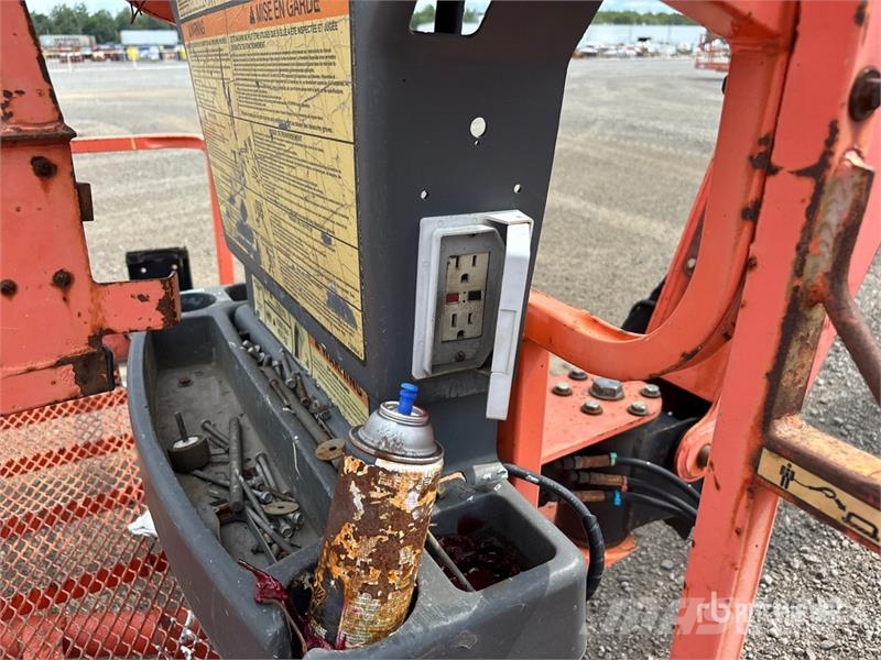 JLG 800A 4WD Diesel Articulating Boom Lift Колінчаті підйомники