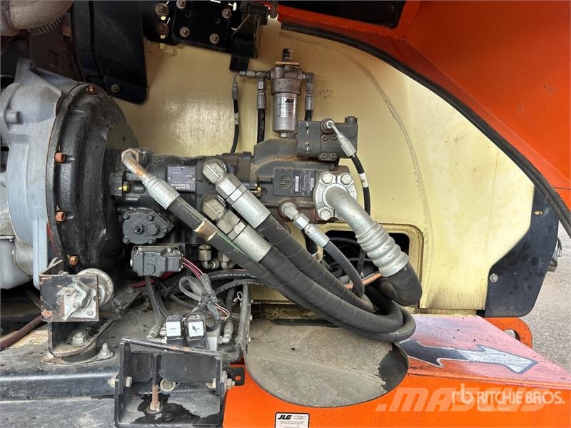 JLG 800AJ 4WD Diesel Articulating Boom Lift رافعات سلة مفصلية
