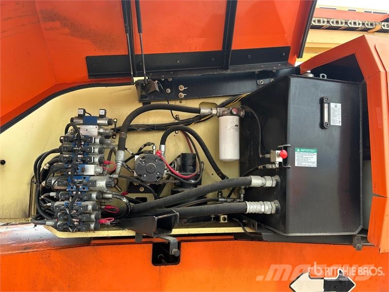 JLG 800AJ 4WD Diesel Articulating Boom Lift رافعات سلة مفصلية