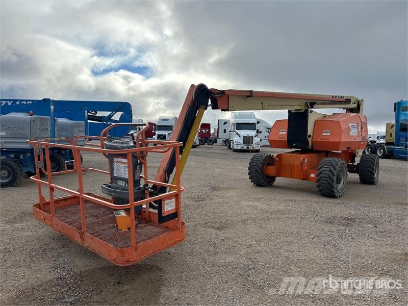 JLG 800AJ 4WD Diesel Articulating Boom Lift رافعات سلة مفصلية