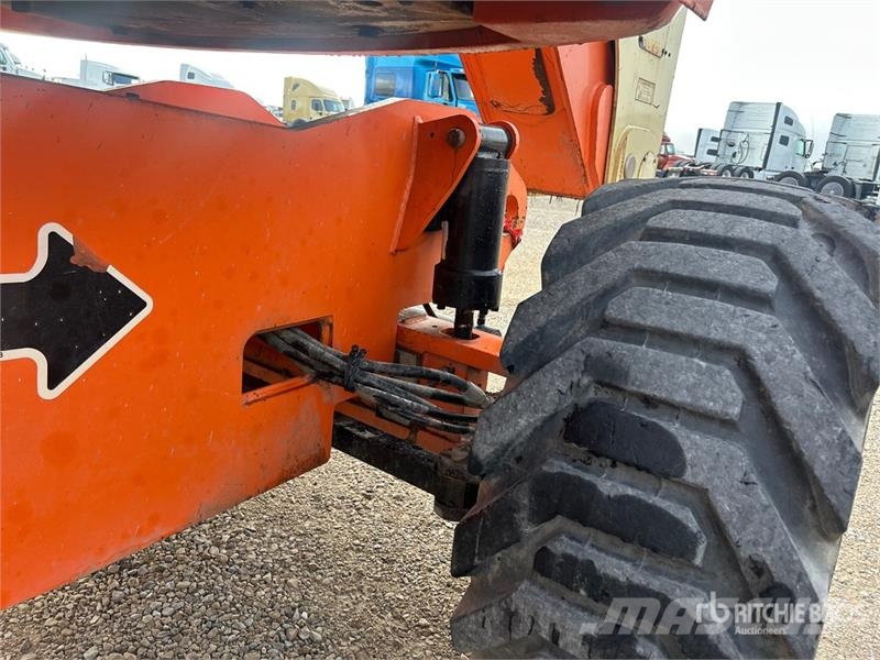 JLG 800AJ 4WD Diesel Articulating Boom Lift رافعات سلة مفصلية