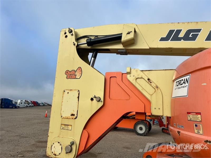 JLG 800AJ 4WD Diesel Articulating Boom Lift رافعات سلة مفصلية
