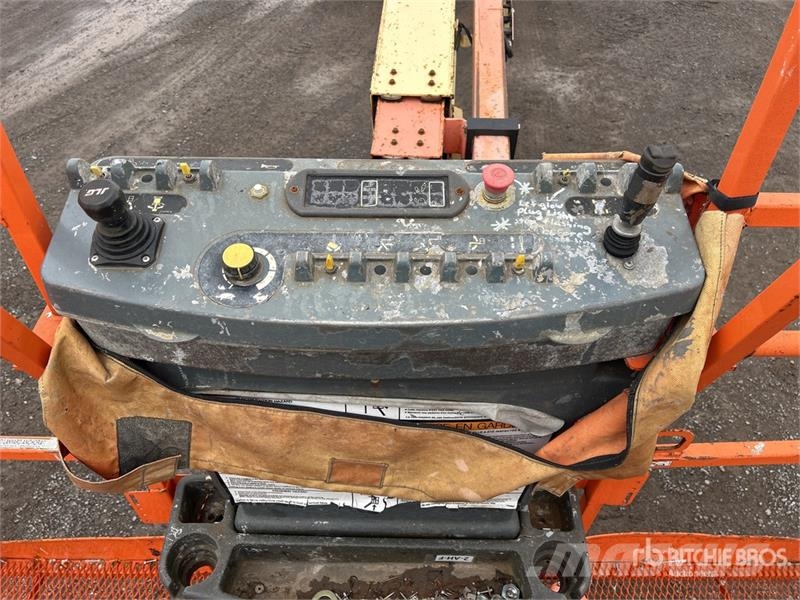 JLG 800S 4WD Diesel Telescopic Boom Lift Nacelles télescopiques