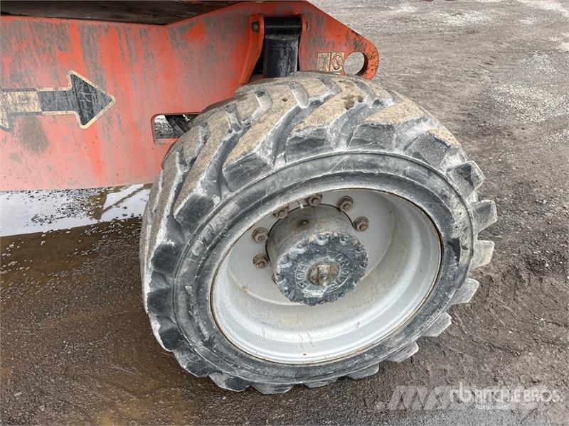 JLG 800S 4WD Dual Fuel Telescopic Boom Lift Nacelles télescopiques