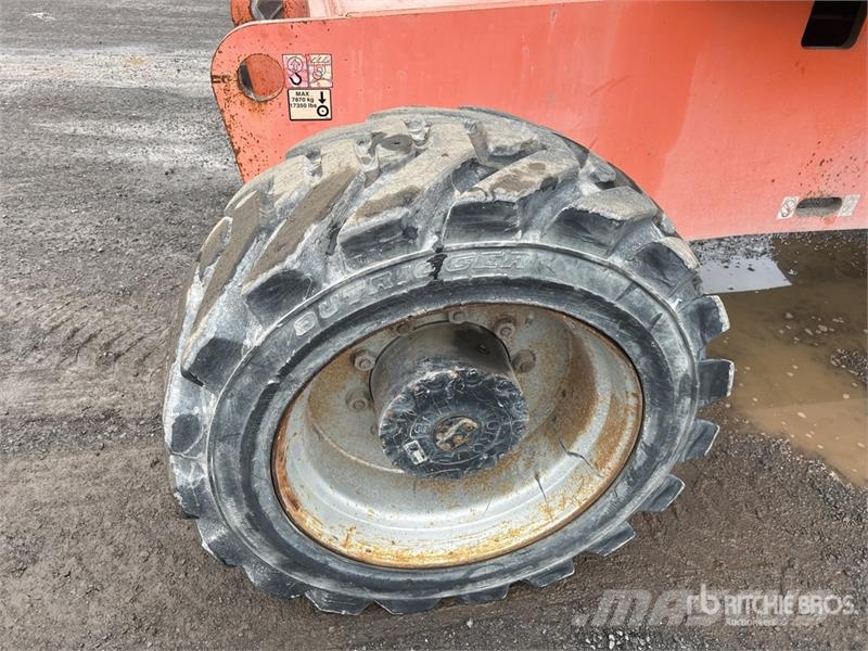 JLG 800S 4WD Dual Fuel Telescopic Boom Lift Nacelles télescopiques