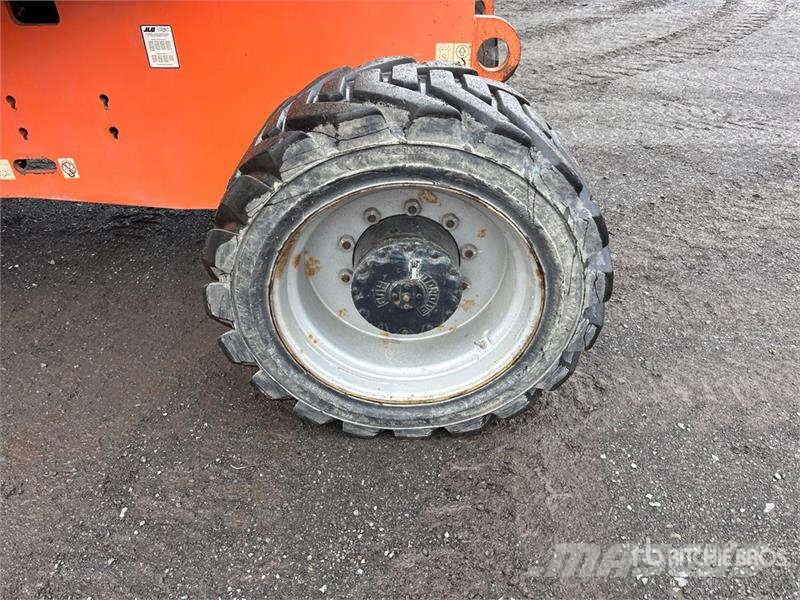 JLG 860SJ 4WD Diesel Telescopic Boom Lift Telescopic boom lifts