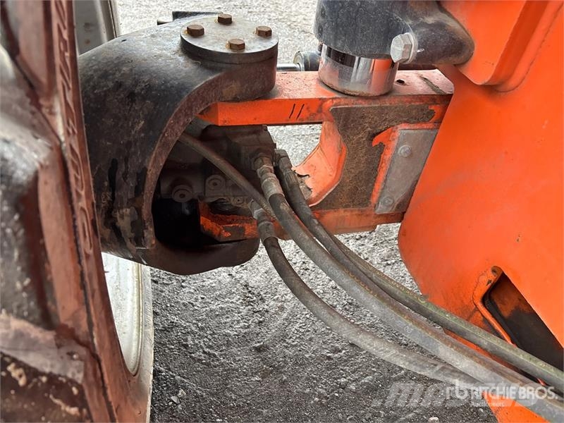 JLG 860SJ 4WD Diesel Telescopic Boom Lift Telescopic boom lifts