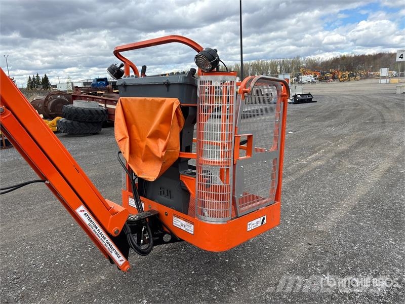 JLG E300 AJP 2WD Electric Articulating Boom Lift Колінчаті підйомники