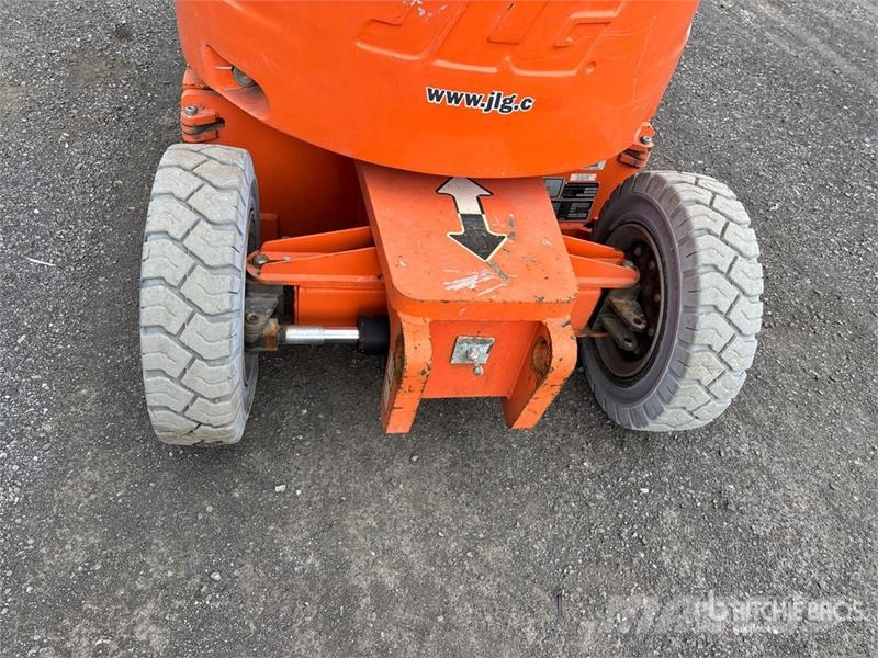 JLG E300 AJP 2WD Electric Articulating Boom Lift Колінчаті підйомники