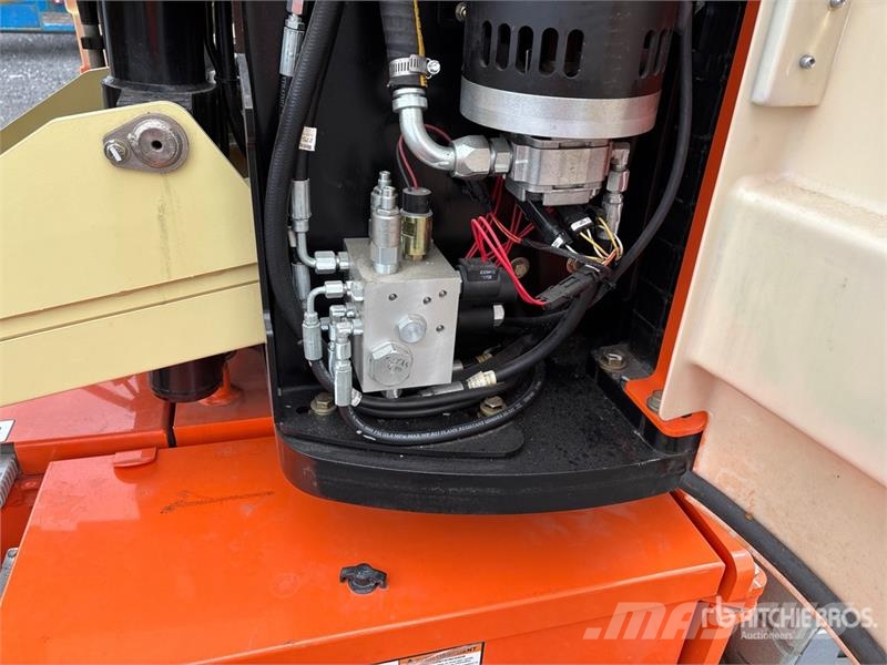 JLG E300 AJP 2WD Electric Articulating Boom Lift Колінчаті підйомники