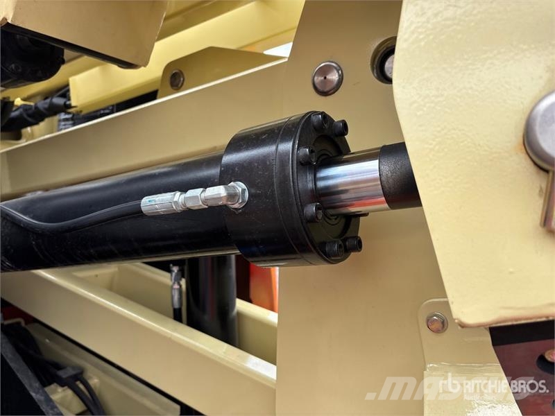 JLG E300 AJP 2WD Electric Articulating Boom Lift Колінчаті підйомники