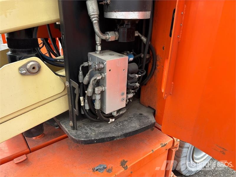 JLG E300 AJP 2WD Electric Articulating Boom Lift Колінчаті підйомники