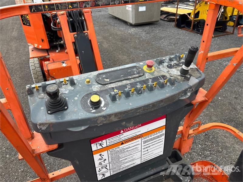 JLG E300 AJP 2WD Electric Articulating Boom Lift Колінчаті підйомники