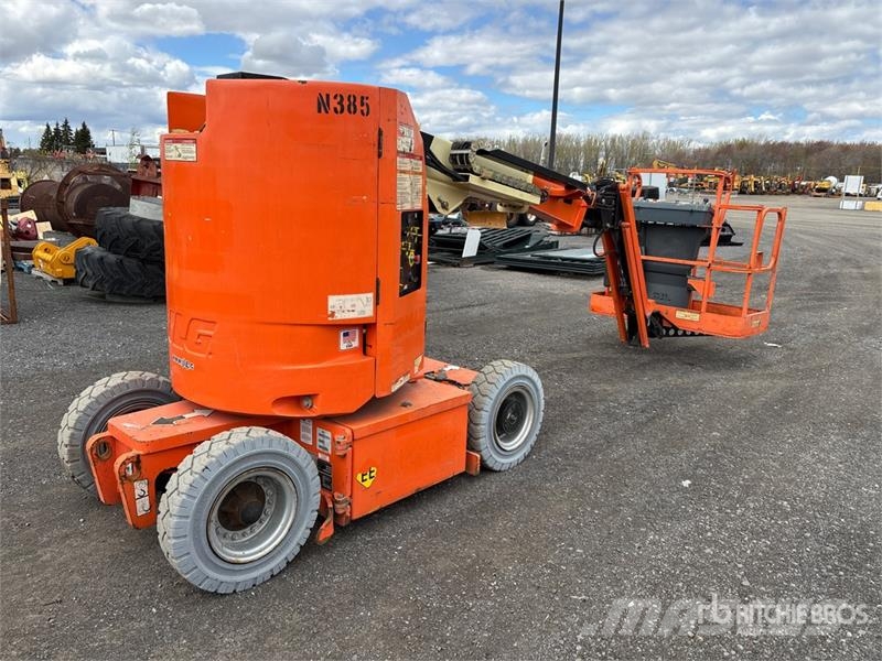 JLG E300 AJP 2WD Electric Articulating Boom Lift Колінчаті підйомники