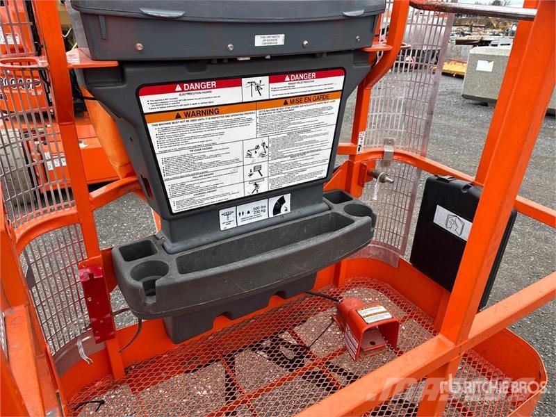 JLG E300 AJP 2WD Electric Articulating Boom Lift Колінчаті підйомники