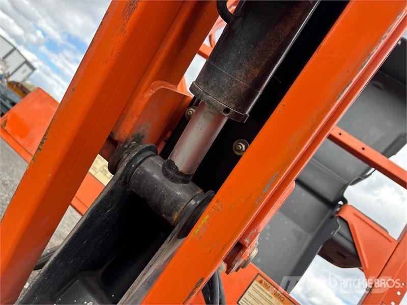 JLG E300 AJP 2WD Electric Articulating Boom Lift Колінчаті підйомники