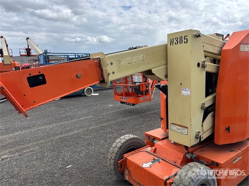JLG E300 AJP 2WD Electric Articulating Boom Lift Колінчаті підйомники