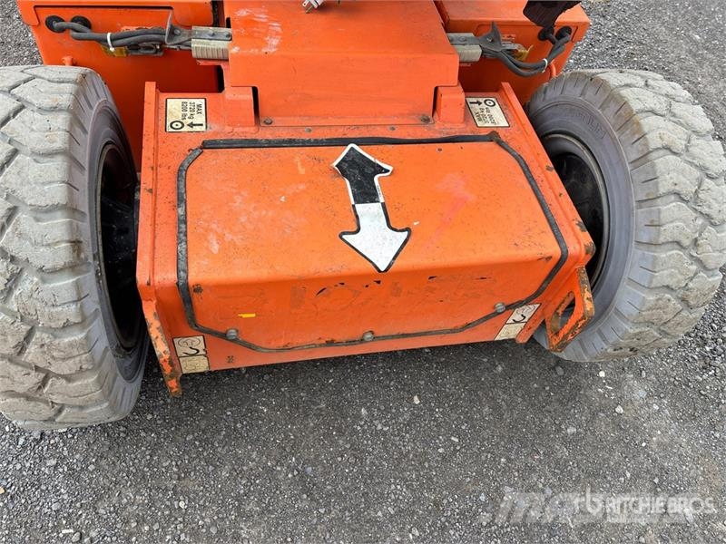 JLG E300 AJP 2WD Electric Articulating Boom Lift Колінчаті підйомники