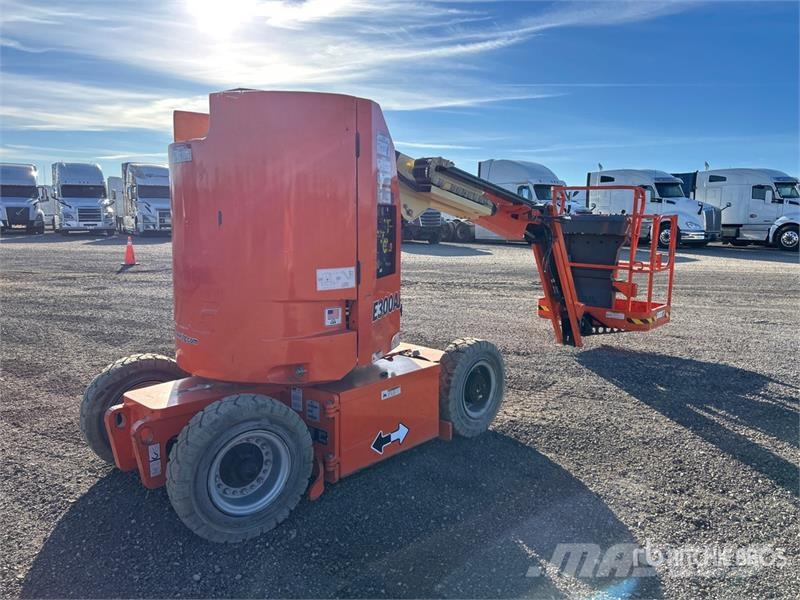JLG E300AJ 2WD Electric Articulating Boom Lift Plataforma de trabajo articulada