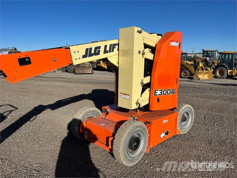 JLG E300AJ 2WD Electric Articulating Boom Lift Plataforma de trabajo articulada