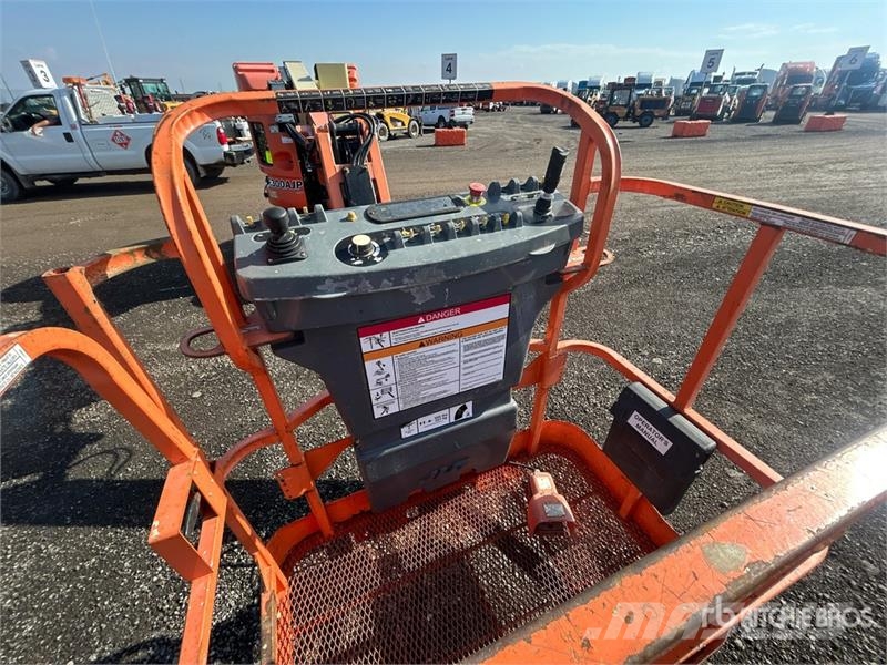 JLG E300AJP 2WD Electric Articulating Boom Lift رافعات سلة مفصلية