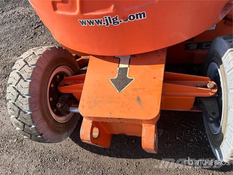 JLG E300AJP 2WD Electric Articulating Boom Lift رافعات سلة مفصلية