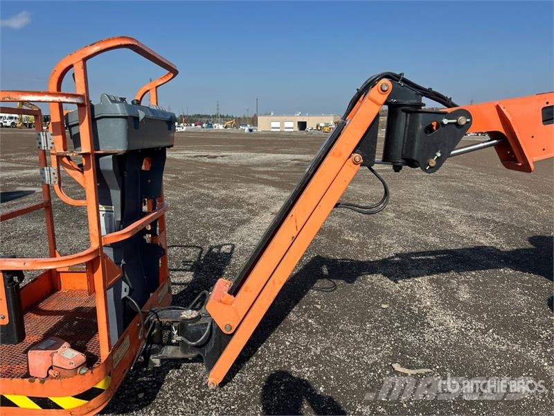 JLG E300AJP 2WD Electric Articulating Boom Lift رافعات سلة مفصلية