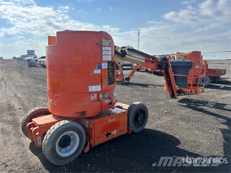 JLG E300AJP 2WD Electric Articulating Boom Lift رافعات سلة مفصلية