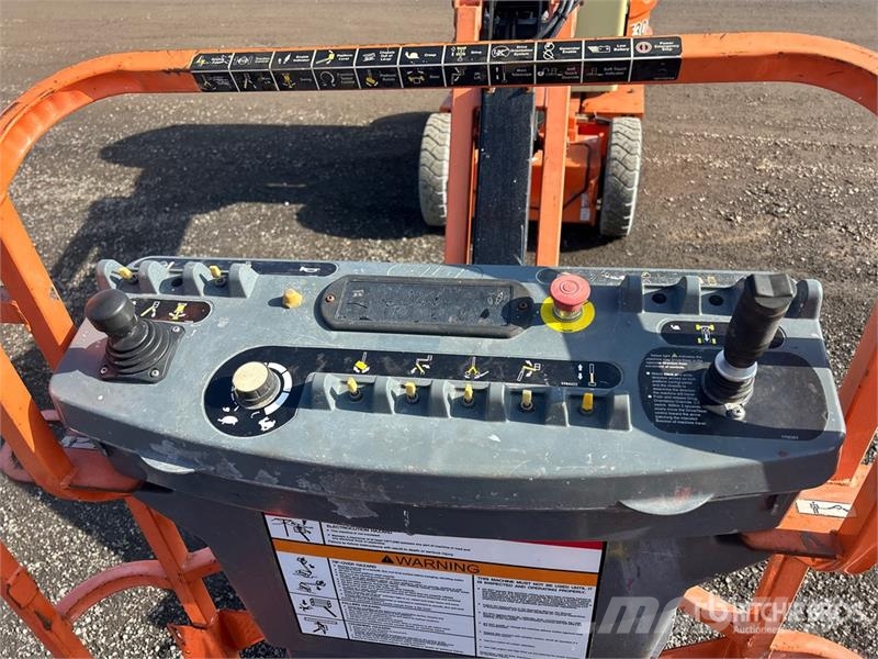 JLG E300AJP 2WD Electric Articulating Boom Lift رافعات سلة مفصلية