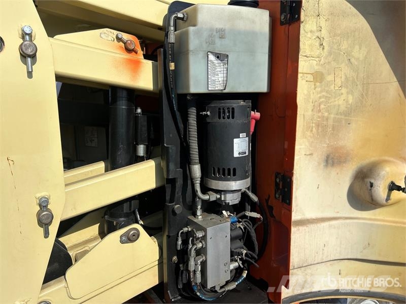 JLG E300AJP 2WD Electric Articulating Boom Lift رافعات سلة مفصلية