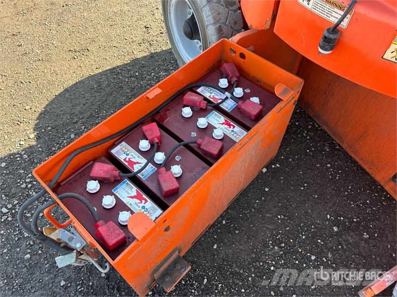 JLG E300AJP 2WD Electric Articulating Boom Lift رافعات سلة مفصلية