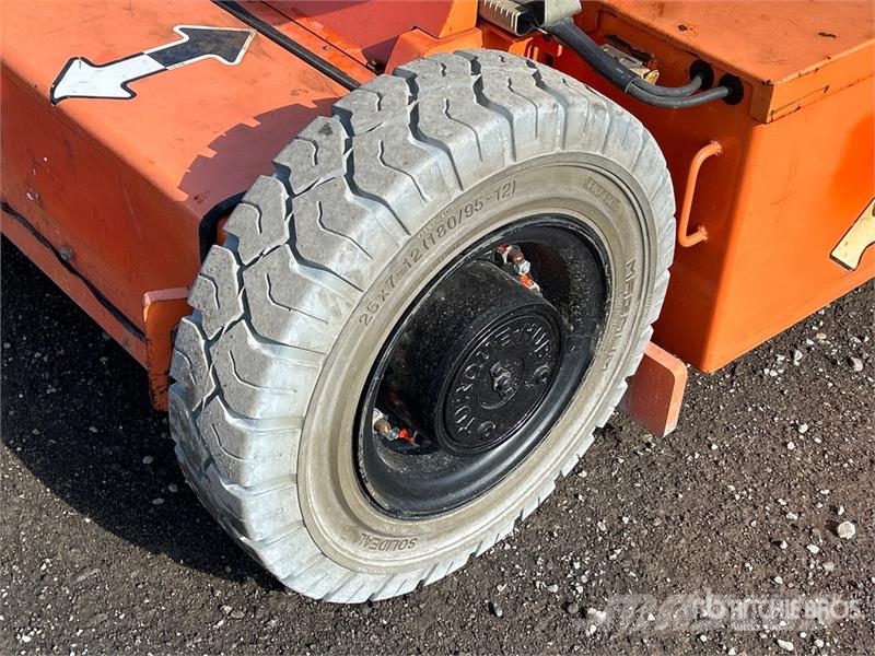 JLG E300AJP 2WD Electric Articulating Boom Lift رافعات سلة مفصلية