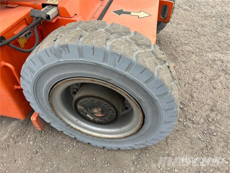 JLG E300AJP Electric Articulating Boom Lift Iseliikuvad poomtõstukid