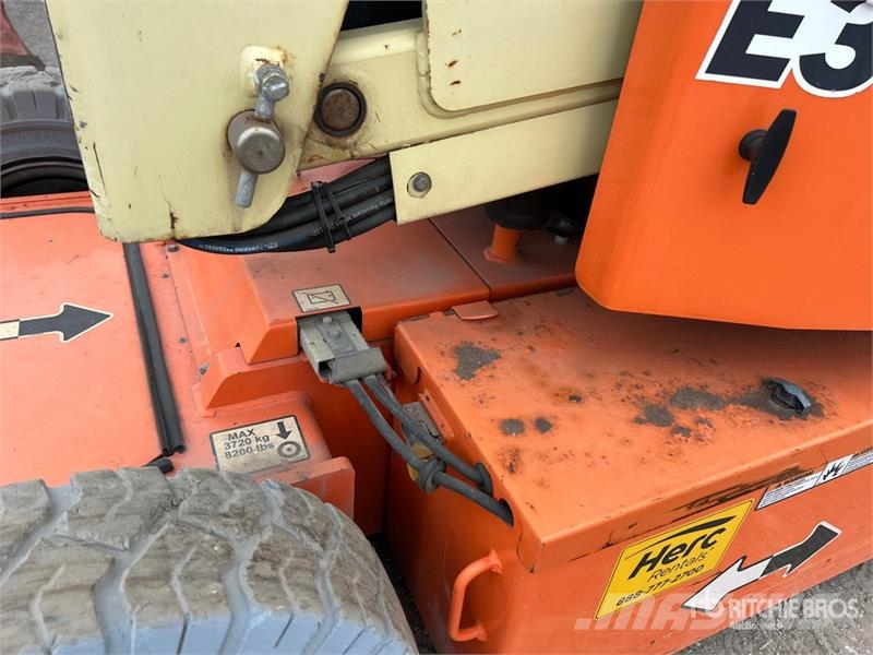 JLG E300AJP Electric Articulating Boom Lift Iseliikuvad poomtõstukid