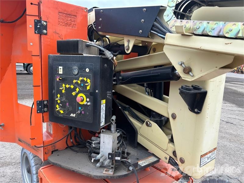 JLG E300AJP Electric Articulating Boom Lift Iseliikuvad poomtõstukid