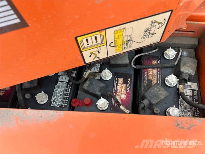 JLG E300AJP Electric Articulating Boom Lift Iseliikuvad poomtõstukid