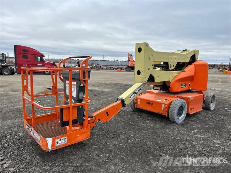 JLG E400A 2WD Electric Articulating Boom Lift Articulated boom lifts